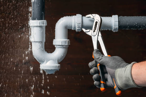 Professional Emergency Plumber technician working in Robesonia, PA